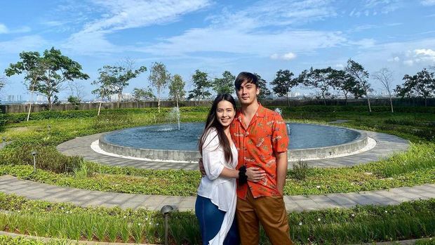 7 Potret Istri Sah Rendy Kjaernett yang Bongkar Perselingkuhan Syahnaz 7 Potret Istri Sah Rendy Kjaernett yang Bongkar Perselingkuhan Syahnaz
