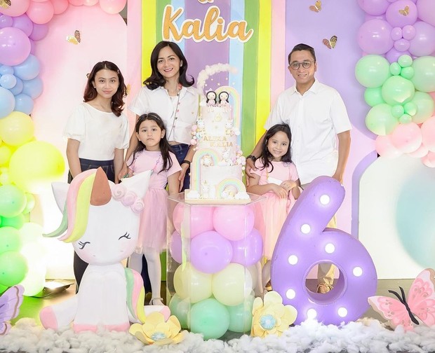 Bayu Oktara memiliki anak perempuan kembar/Foto: Instagram.com/@bayuoktara Bayu Oktara memiliki anak perempuan kembar/Foto: Instagram.com/@bayuoktara