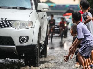 Bocah Tewas saat Kejar Layangan, Awas Banyak yang Main di Jalan saat Libur Sekolah Bocah Tewas saat Kejar Layangan, Awas Banyak yang Main di Jalan saat Libur Sekolah