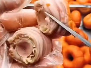 Donat di Korea Utara Ini Dibuat dari Usus Babi Bukan Tepung Terigu