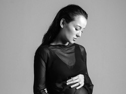 Selamat! Julie Estelle Lahirkan Anak Pertama