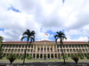 Viral Dosen FIB UGM Diduga Plagiat Buku Peter Carey, Kampus Buka Suara Viral Dosen FIB UGM Diduga Plagiat Buku Peter Carey, Kampus Buka Suara