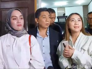 Keluarga Sempat Larang Shandy Aulia untuk Bercerai Keluarga Sempat Larang Shandy Aulia untuk Bercerai