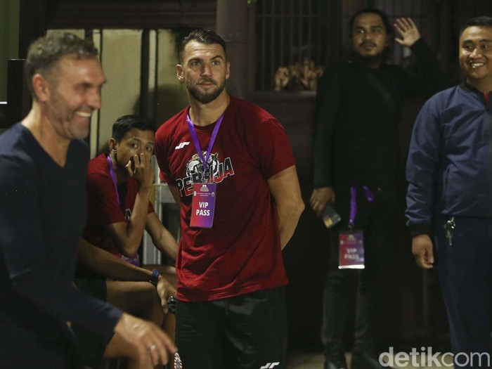 Duel seru terjadi antara Persija vs Rans Nusantara di PTIK, Jakarta. Marko Simic yang baru saja bergabung dengan Persija nampak belum diturunkan.