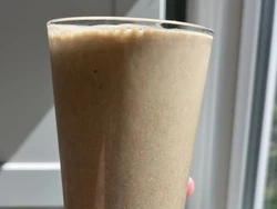 Cara Bikin Es Kopi Pisang yang Viral di TikTok