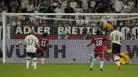 Kolombia sukses memperbesar keunggulannya di menit ke-82. Cuadrado mengonversi penalti usai mengirim Ter Stegen jatuh ke arah yang salah. Jerman 0, Kolombia 2.  