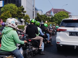 Jalan Abdul Muis Jakpus Macet Gegara Ada Demo di Patung Kuda
