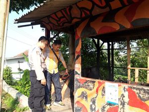 Markas Ormas di Sukabumi Diduga Dibakar, Polisi Turun Tangan Markas Ormas di Sukabumi Diduga Dibakar, Polisi Turun Tangan