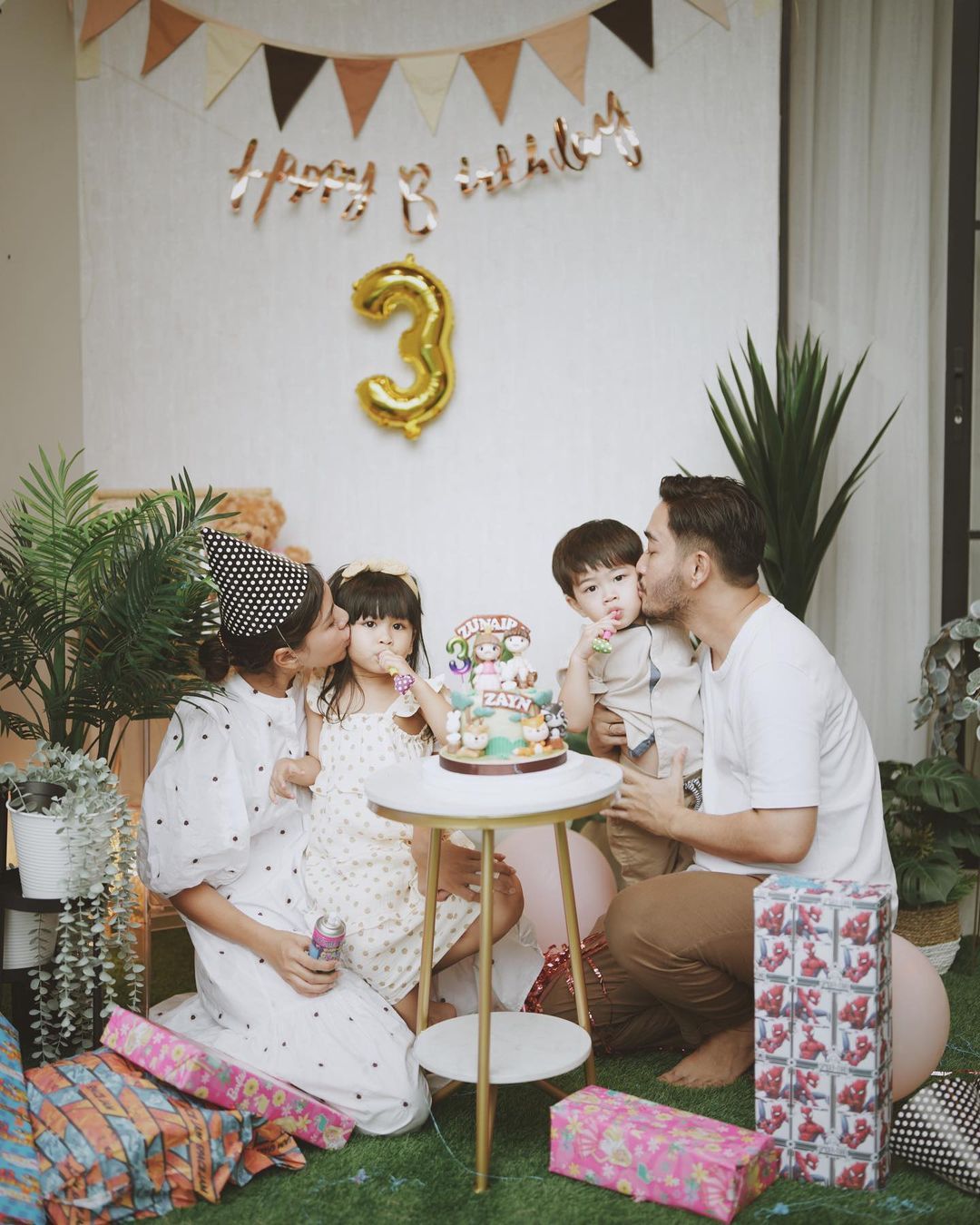 Momen mesra kebersamaan Syahnaz dan Jeje Govinda