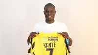3. N’Golo Kante. Digaji 86,2 juta paun (Rp 1,649 triliun) per tahun usai digaet Al Hilal. Per pekannya ia mendapat sekitar 1,65 juta paun. Foto: Al Ittihad