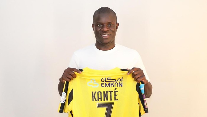 N'Golo Kante resmi menjadi pemain baru Al Ittihad.