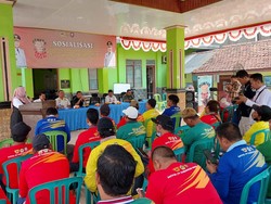 Gelar Sosialisasi, Wabup Gresik Ajak Pedagang Perangi Rokok Ilegal