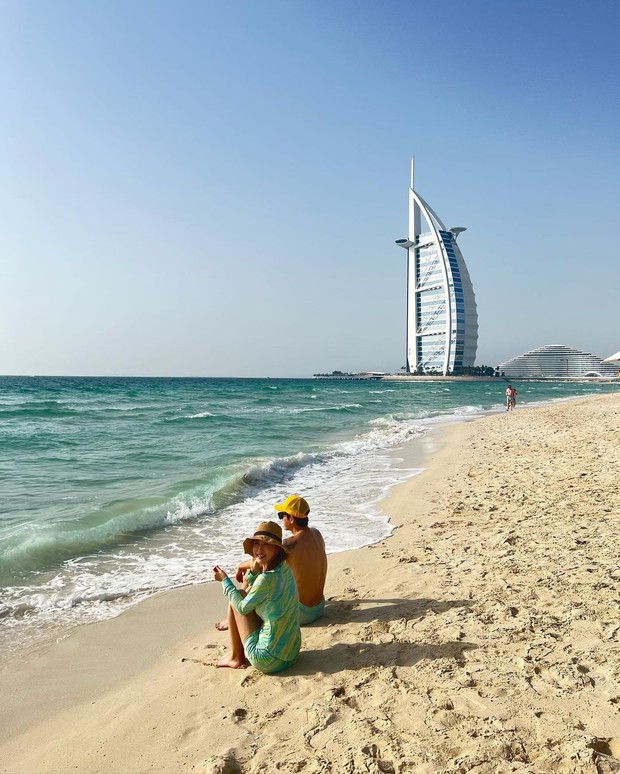 Potret SE7EN dan Lee Da Hae dalam bulan madu di Dubai