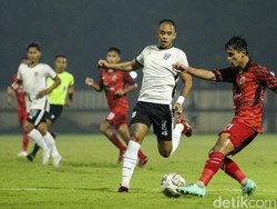 Tak bertahan lama Persija justru kebobolan, gawang yang kini dijaga Andritany jebol pada menit ke-78 oleh Antoni Putro Nugroho. 