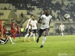 Di akhir laga, justru Antoni Putro Nugroho kembali mencetak gol dan menutup laga dengan skor 2 - 1. 