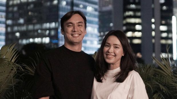 Rendy Kjaernett dan istrinya, Lady Veronica Nayoan