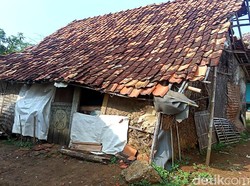 Pahitnya Keluarga Ibu Casem Tinggal di Gubuk Reyot, Kamu Bisa Bantu