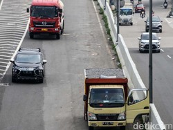 Di Sini Sopir Truk Digaji Rp 43 Juta, Pengemudi Traktor Rp 41 Juta