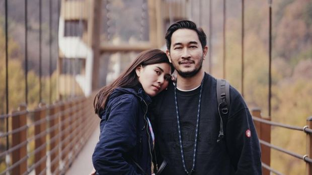 Syahnaz Sadiqah dan suaminya, Ritchie Ismail