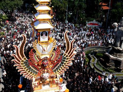 Upacara Pelebon Raja Denpasar IX Sedot Perhatian Turis