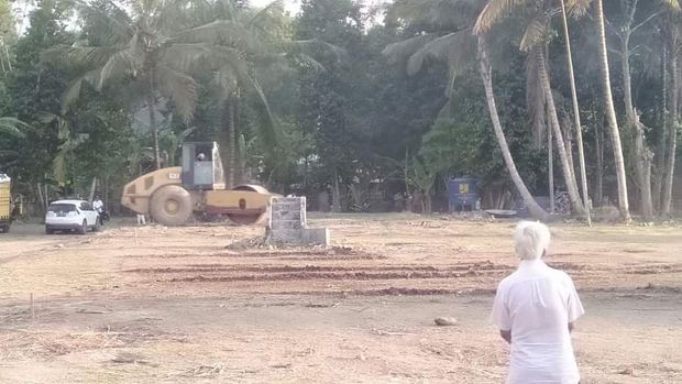 Bangunan Rumoh Geudong yang dijadikan lokasi penyiksaan dan pembunuhan warga Aceh dirobohkan. (Dok. KontraS)