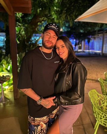 Pacar Neymar Tanggapi Spekulasi Pernikahan: Kami Sudah Menikah