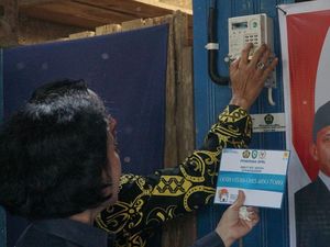 744 KK di Kotawaringin Timur Dapat Program Sambung Listrik Gratis