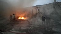 Pabrik Busa Kasur di Sidoarjo Terbakar
