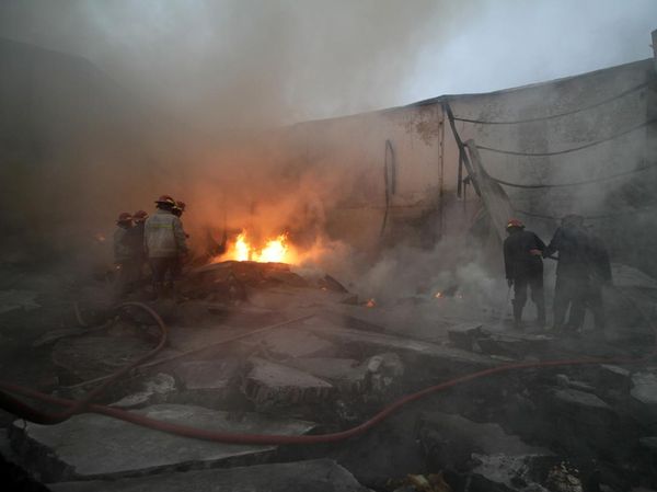 Pabrik Busa Kasur di Sidoarjo Terbakar