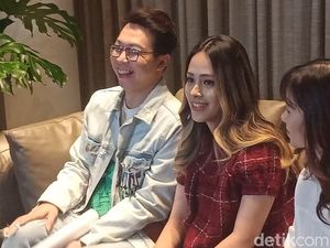 Lady Nayoan Dapat Teror Usai Bongkar Dugaan Perselingkuhan Syahnaz-Rendy Lady Nayoan Dapat Teror Usai Bongkar Dugaan Perselingkuhan Syahnaz-Rendy
