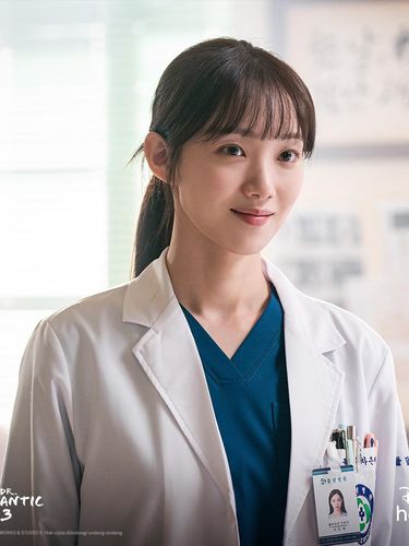 Lee Sung Kyung di drama Dr. Romantic 3