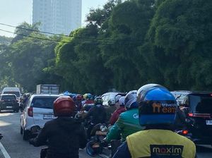 Angkot Ngetem Bikin Macet di Stasiun Tanjung Barat, Warga Minta Dishub Gerak Angkot Ngetem Bikin Macet di Stasiun Tanjung Barat, Warga Minta Dishub Gerak