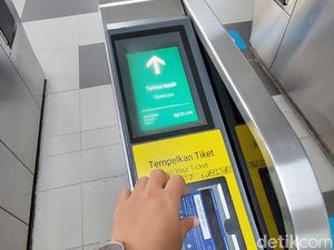 Ingat! Mulai Besok Naik MRT Tak Bisa Pakai GoPay hingga Dana