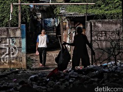 Biang Kerok Kemiskinan di RI Masih Tinggi: Rokok hingga Beras