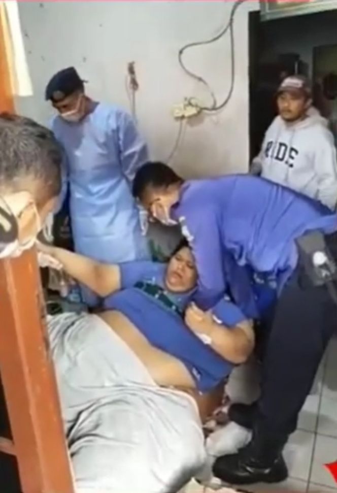 Proses Evakuasi Fajri Pria Obesitas 300kg