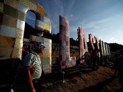 Coldplay hingga SEVENTEEN Bakal Meriahkan Glastonbury Festival 2024