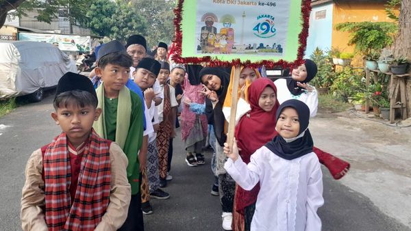 Sambut HUT DKI Jakarta, Ratusan Siswa Sekolah Ikut Kirab Budaya