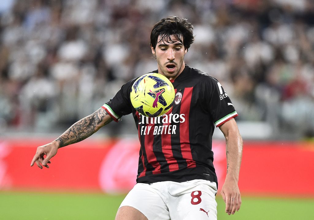Soccer Football - Serie A - Juventus v AC Milan - Allianz Stadium, Turin, Italy - May 28, 2023 AC Milan's Sandro Tonali in action REUTERS/Massimo Pinca