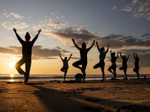 10 Gerakan Yoga yang Mudah Dilakukan untuk Pemula