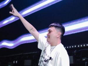 Boom Shake (Cupcake), Hasil Steve Chris Bongkar-bongkar File Lama