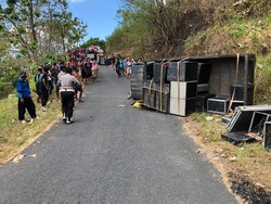 Gagal Nanjak, Truk di Semin Gunungkidul Terguling Timpa Pemotor hingga Tewas
