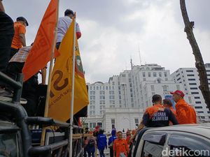 Said Iqbal Pimpin Demo Partai Buruh di Medan, Ancam Mogok Nasional Said Iqbal Pimpin Demo Partai Buruh di Medan, Ancam Mogok Nasional
