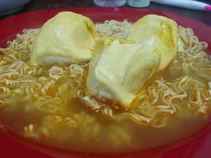 10 Penistaan Durian, Jadi Isian Burger hingga Topping Mie Rebus 10 Penistaan Durian, Jadi Isian Burger hingga Topping Mie Rebus