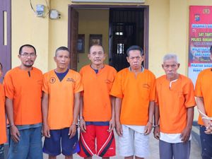 8 Pelaku Bakar Lahan Ditangkap di Rohil, 1 Masih di Bawah Umur 8 Pelaku Bakar Lahan Ditangkap di Rohil, 1 Masih di Bawah Umur