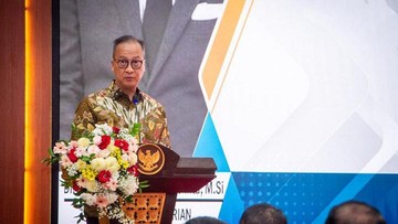 Menperin Bongkar Biang Kerok Industri Tekstil dan Sepatu Tertekan