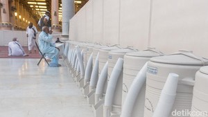 Doa Minum Air Zamzam dan Adabnya Sesuai Sunnah Rasulullah SAW