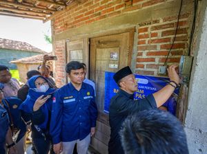 2.182 Keluarga Kurang Mampu di Jatim Dapat Sambungan Listrik PLN Gratis 2.182 Keluarga Kurang Mampu di Jatim Dapat Sambungan Listrik PLN Gratis