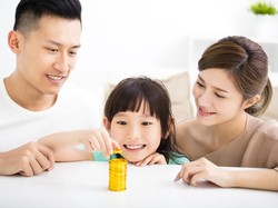 Nabung Emas buat Biaya Sekolah-Kuliah Anak, Untung Nggak Sih?