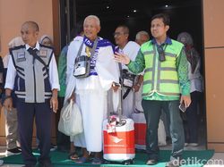 CJH Kloter Terakhir Embarkasi Surabaya Diberangkatkan