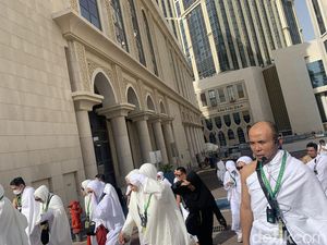 Laporan dari Makkah: Kloter Terakhir Jemaah Haji Maktour Tiba di Tanah Suci